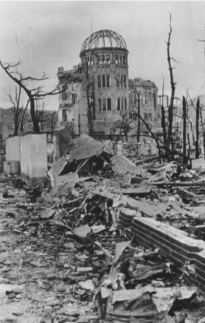 Zniszczenia w Hiroszimie o wybuchu bomby atomowej (Wikipedia, domena publiczna).