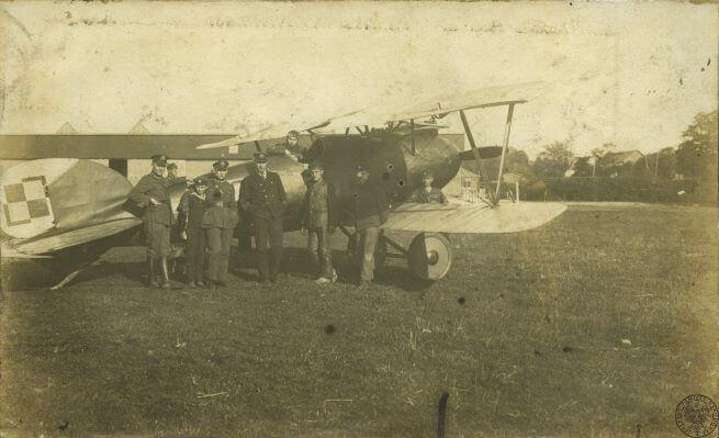 Albatros D.Va z Morskiego Dywizjonu Lotniczego. Zdjęcie wykonane w okresie powojennym. Źródło: Instytut Pamięci Narodowej, domena publiczna.