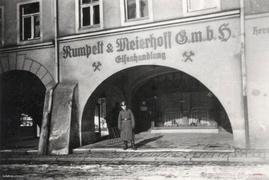 Hirschberg w trakcie II wojny światowej. Zdjęcie za: https://jeleniagora.naszemiasto.pl/ oraz fotopolska.eu. 